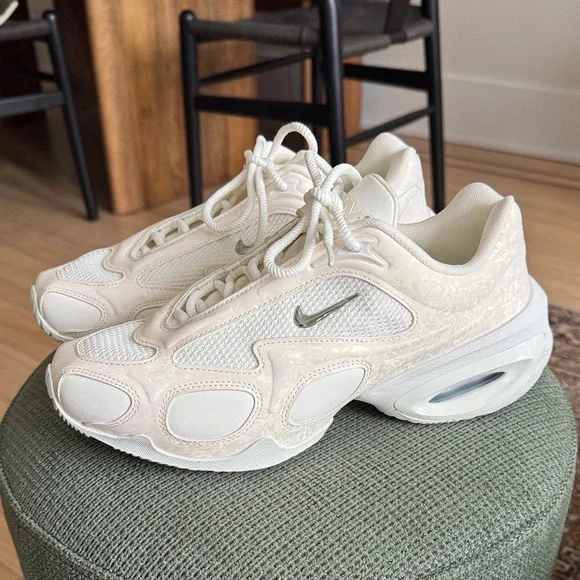 Nike Women's Air Max Muse